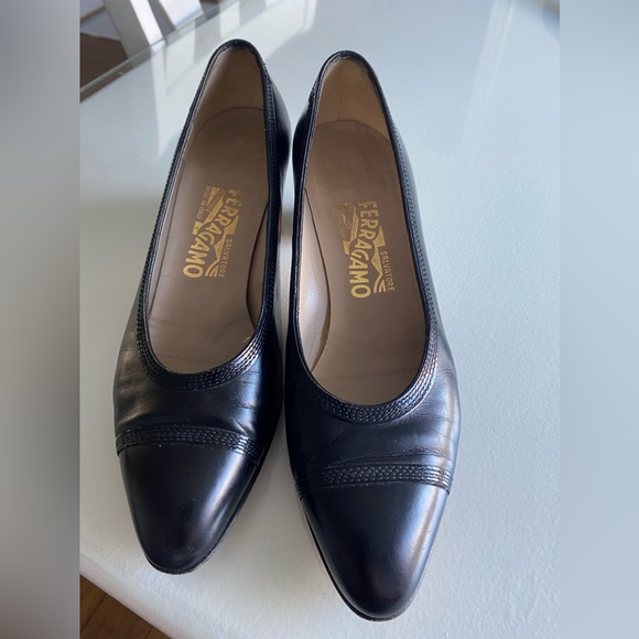 Vintage Salvatore Ferragamo leather heels - Picture 1 of 5
